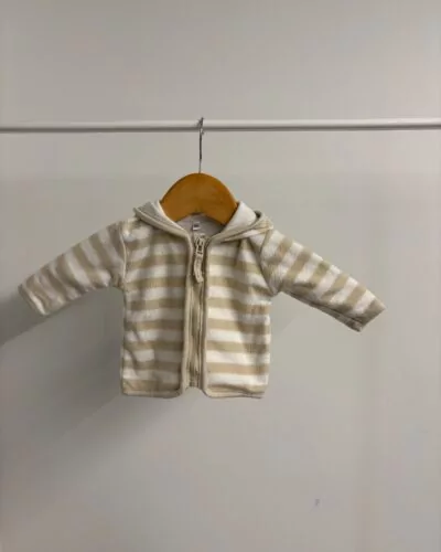 Unknown wit hoodie · maat 50 cm