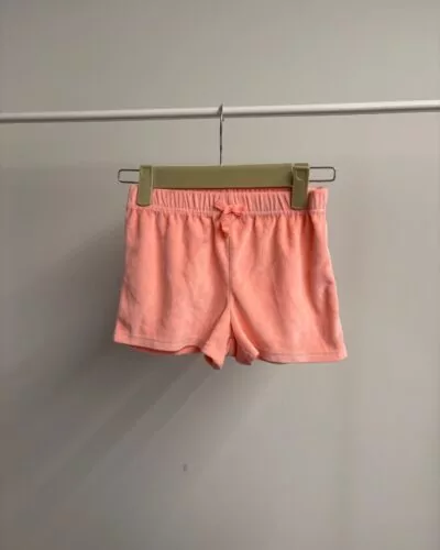 Unknown roze short · maat 122 cm