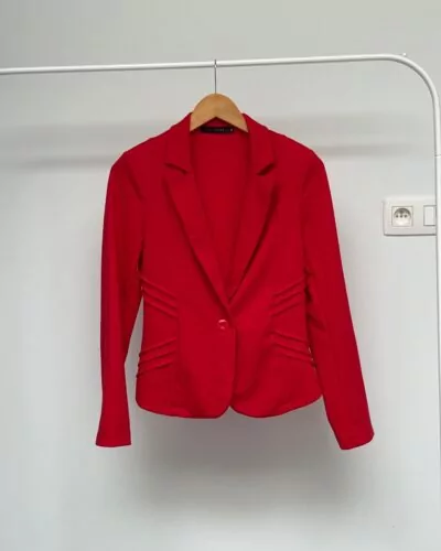 Lola Liza rood blazer · maat 38