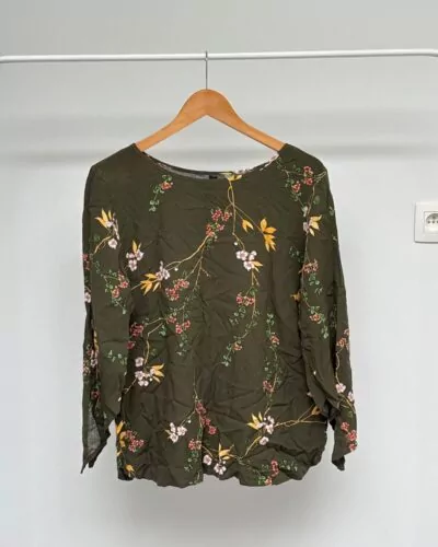 Rainbow groen t-shirt · maat 44