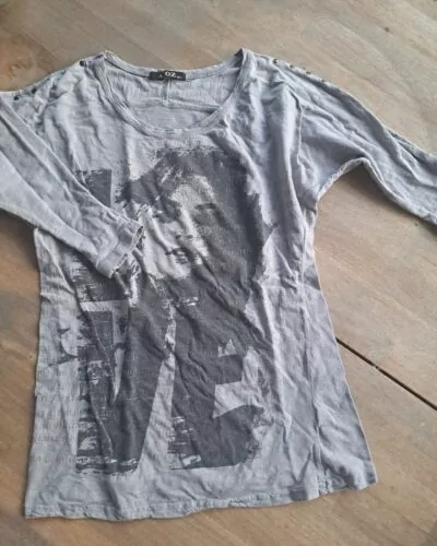 Akoz gris t-shirt · taille MEDIUM