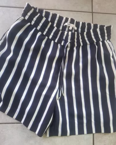 Only rayé short · taille M