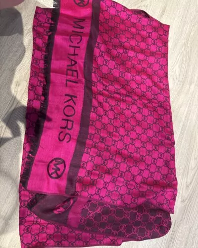 Michael kors roze en zwart sjaal · maat L