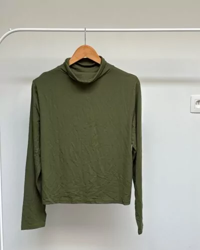 Groen t-shirt · maat M