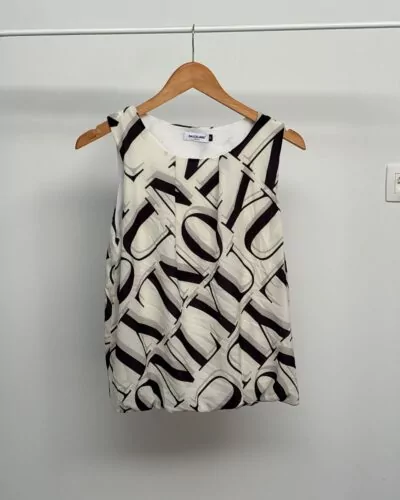 Dazzling Woman wit t-shirt · maat M