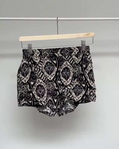 Vero Moda zwart short · maat XS